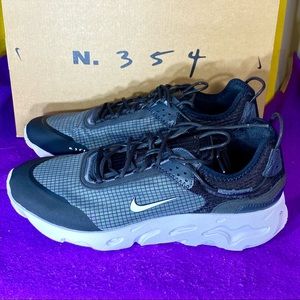 Nike React Live Black White Grey CV1772-003 Men’s Size 10.5 Women’s Sz. 12 NIB